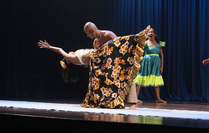 O Herdeiro Cativo do Reino de Mamwe, pauta Racial no teatro Municipal