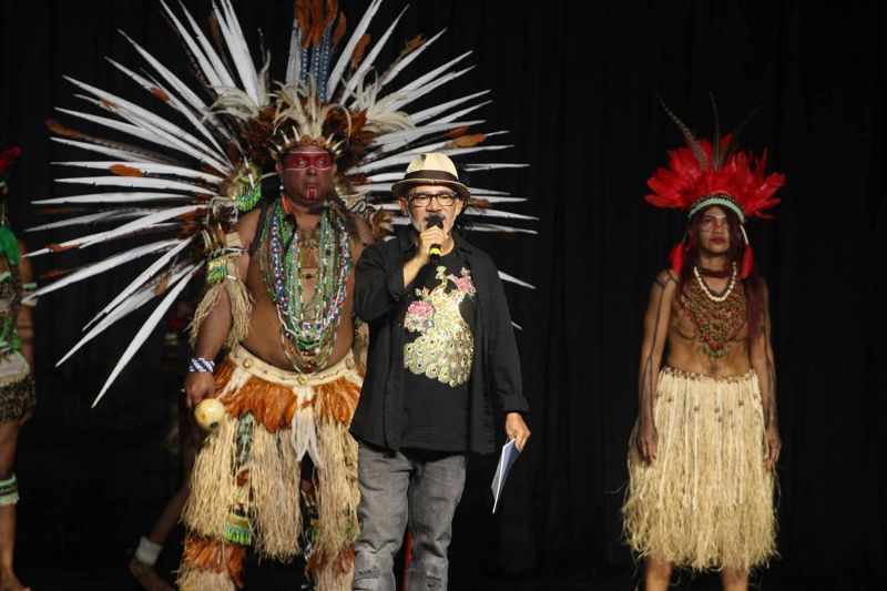 O Herdeiro Cativo do Reino de Mamwe, pauta Racial no teatro Municipal