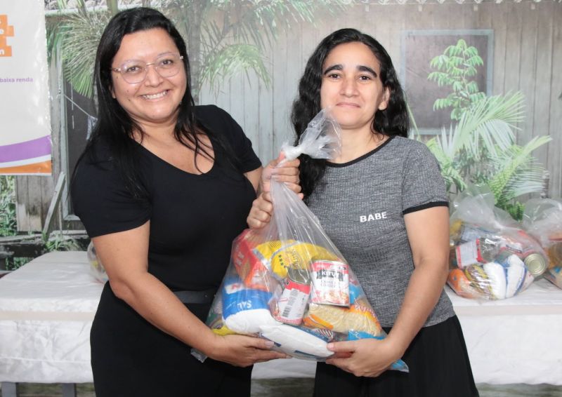 Entrega de apoio alimentar no CRAS Curuçambá