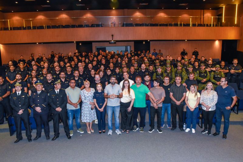 Aula Inaugural de capacitação do porte institucional no teatro Municipal