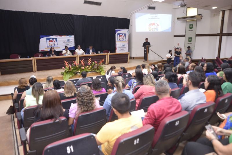 Lançamento do Projeto Família Acolhedora