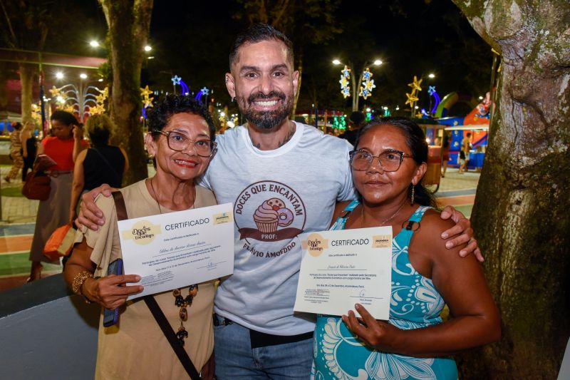 Entrega de certificado Doces que Encantam no Parque do 8