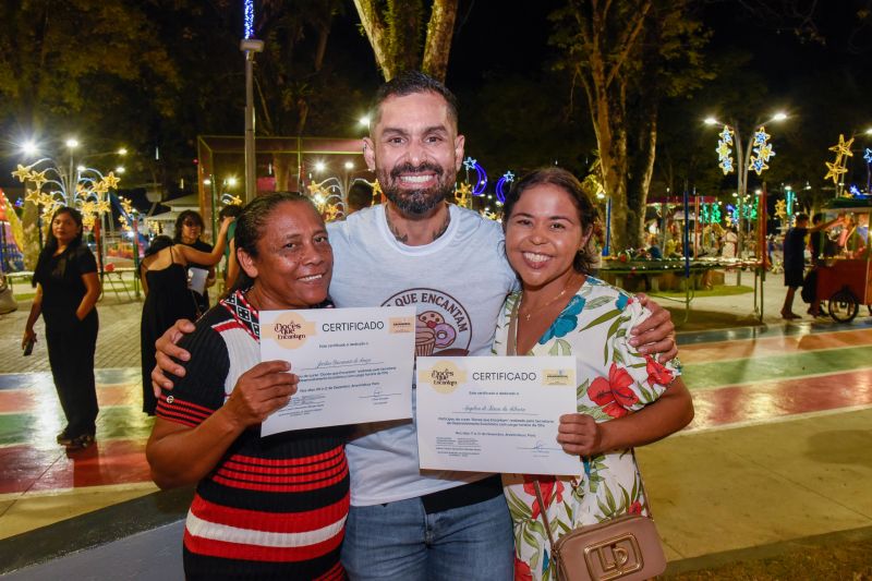 Entrega de certificado Doces que Encantam no Parque do 8