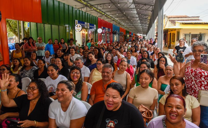 Entrega de certificado Doces que Encantam no Parque do 8