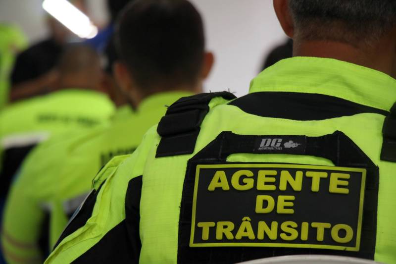 Agentes de trânsito.