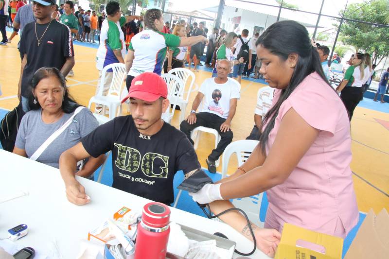 Os servidores da SESAU realizaram ações como aferições da pressão arterial