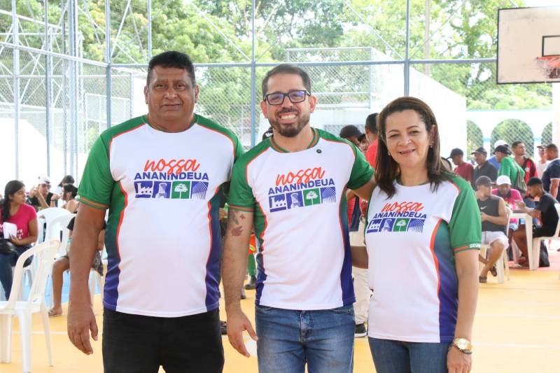 O secretário adjunto da SEURB, Sérgio Rato; O vice-prefeito de Ananindeua, Hugo Ataíde; e a secretária da SEURB, Marilene Pinheiro durante as comemorações