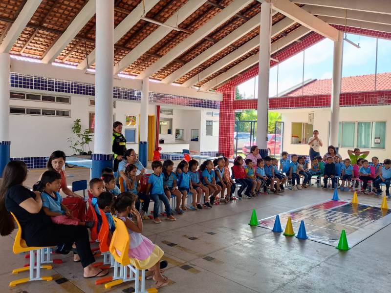 UEI Gunnar Vingren recebe a Semutran