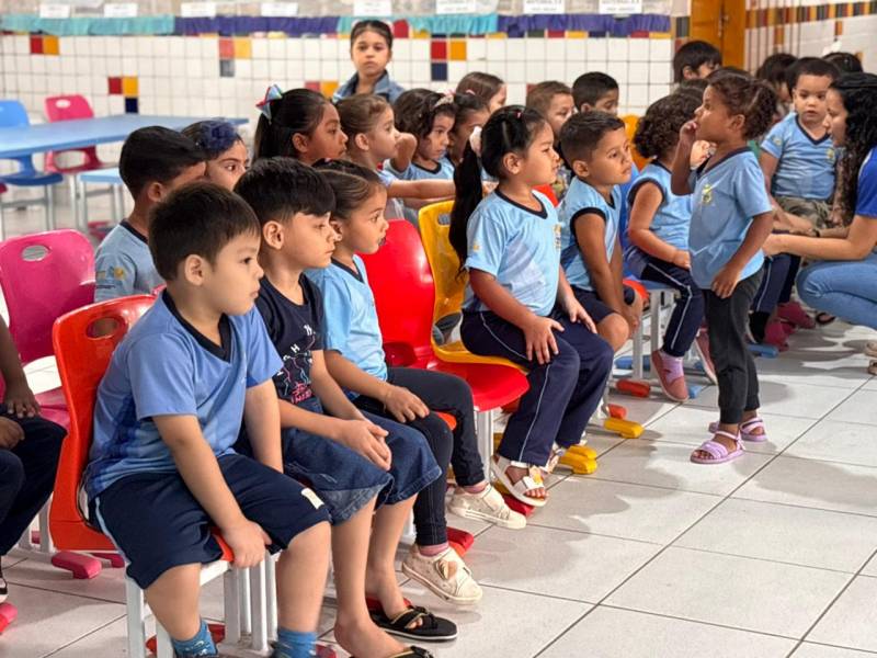 Alunos do Sementes do Ananin.