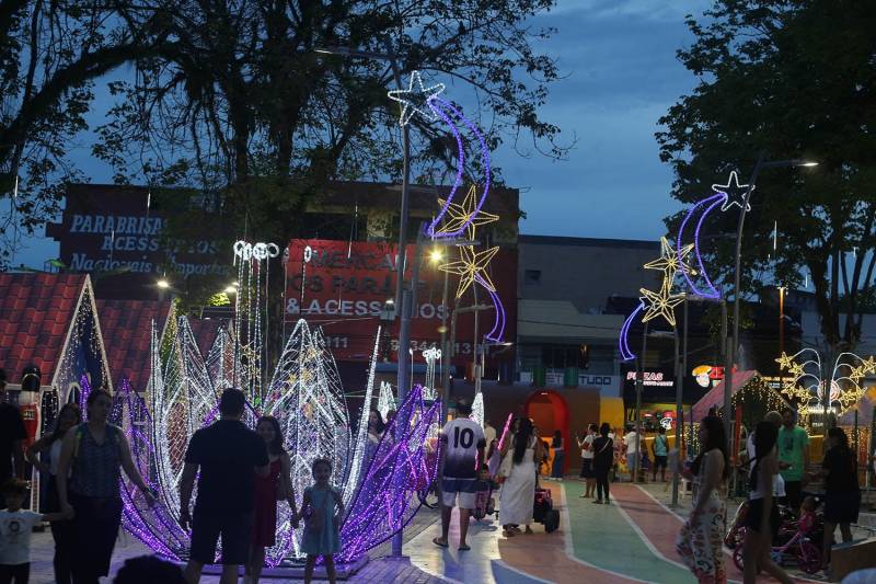 Parque do 8 em clima natalino.