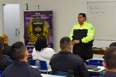 galeria: Palestra dos agentes do Semutran na Polícia Municipal e Instrutores Anjos da Guarda
