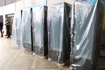 notícia: SEDEC realiza mais entregas de refrigeradores para os feirantes do município