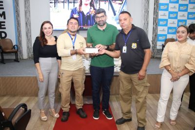 notícia: Prefeitura de Ananindeua entrega dispositivos móveis para combater endemias
