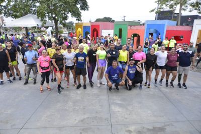 notícia: Treinão de Corrida reúne moradores em celebração ao "Dia Mundial da Atividade Física" em Ananindeua