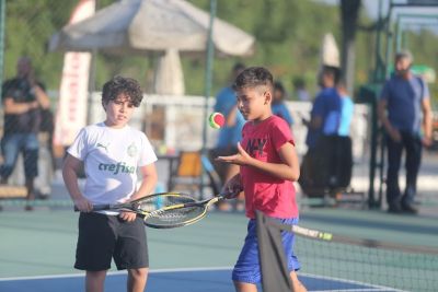 notícia: Esporte, saúde e integração marcam os dois dias de torneio do projeto “Raquete do Futuro” 