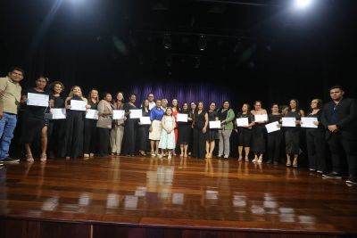 notícia: Prefeitura entrega 176 certificados aos alunos do CIP e reforça compromisso de inclusão social e geração de renda