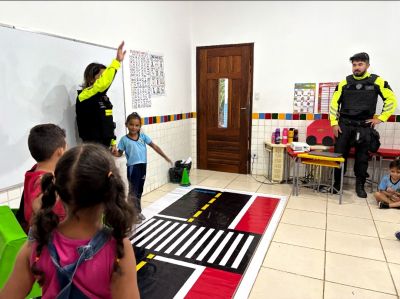 notícia: SEMUTRAN leva educação para o trânsito à Eco Escola, no Icuí-Guajará