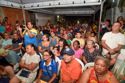notícia: Mais de 400 famílias do Jardim Nova Vida recebem títulos de propriedade em Ananindeua