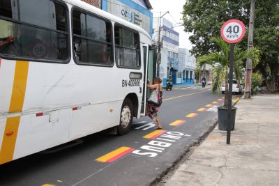 notícia: SEMUTRAN conclui nova sinalização viária na Avenida Rio Solimões