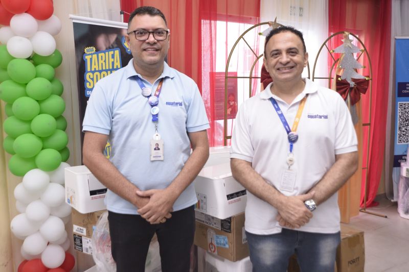 Entrega de centrais de refrigeração pela SEMCAT