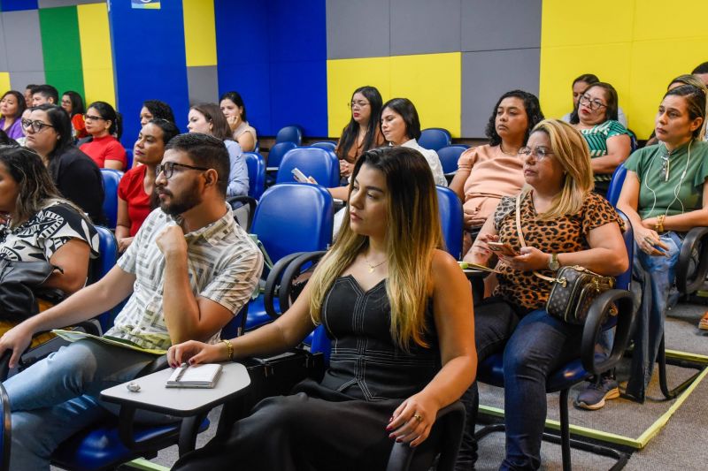Formação de Gerentes de Saúde no auditório da Estácio