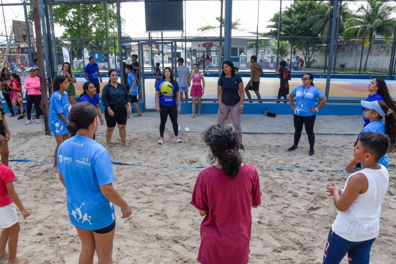 Projeto Esporte nas Férias, na praça Tancredo Neves na Cidade Nova 4