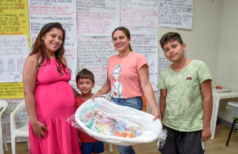 Entrega de Kits para Gestantes no CRAS 40 Horas