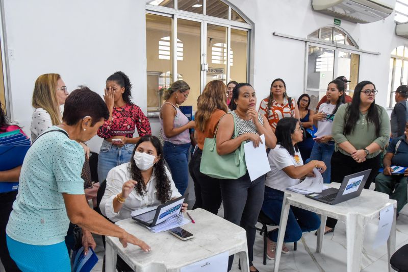 Entrega de guias de consultas para 600 pessoas