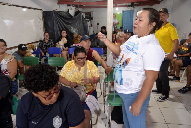 Castramóvel na passagem Iracema, no centro comunitário Cresce Una