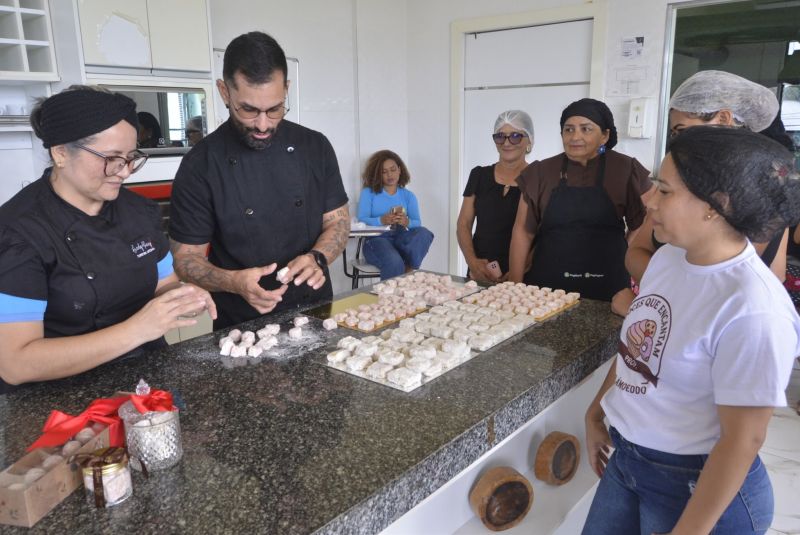 Doces Que Encantam na FAAM