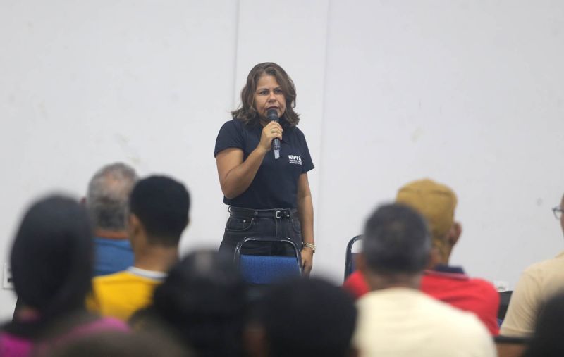 Vigilância em saúde com palestra para batedores de Açaí de Ananindeua e MPPA no auditório da ACIA