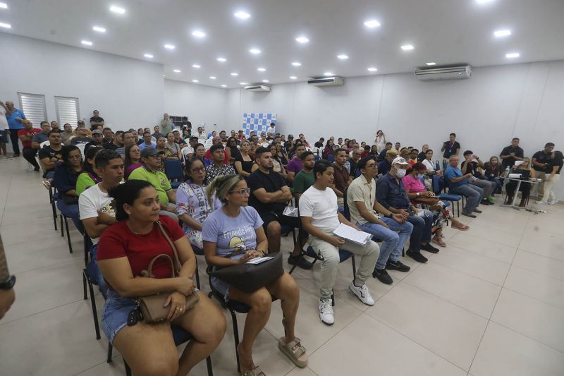 Vigilância em saúde com palestra para batedores de Açaí de Ananindeua e MPPA no auditório da ACIA