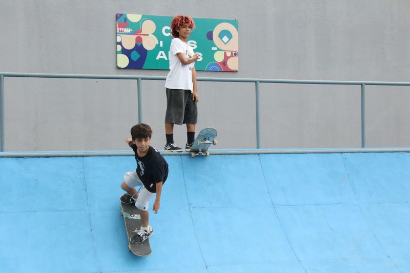 Café com skate edição especial em comemoração do dia Internacional da mulher e melhores do ano no Céu das Artes

