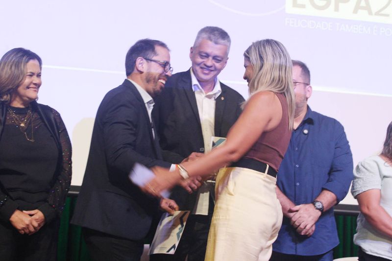 Off EGPA no teatro municipal