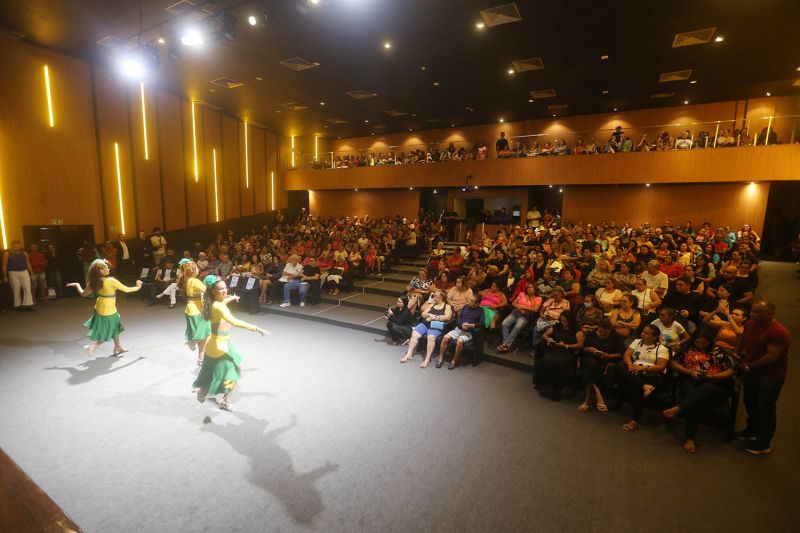 Semana do Solo Seguro no teatro municipal