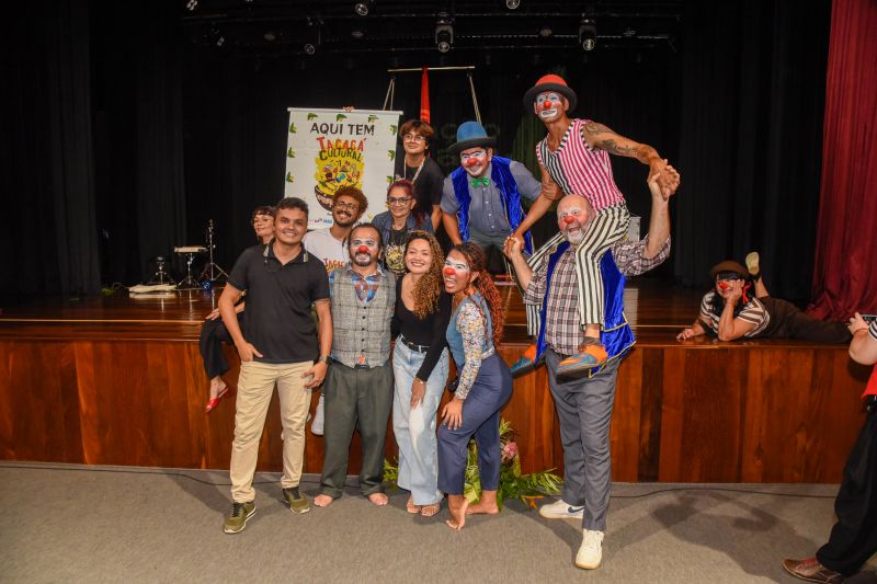 Certificação do curso, Cortejo Circense e Espetáculo Vira Peixe no teatro municipal