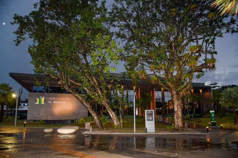 Certificação do curso, Cortejo Circense e Espetáculo Vira Peixe no teatro municipal