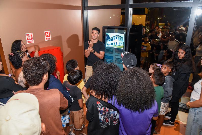 Certificação do curso, Cortejo Circense e Espetáculo Vira Peixe no teatro municipal