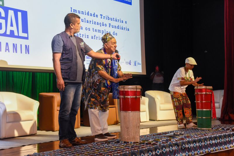 Lançamento do Projeto Axé Ananin Legal no teatro municipal