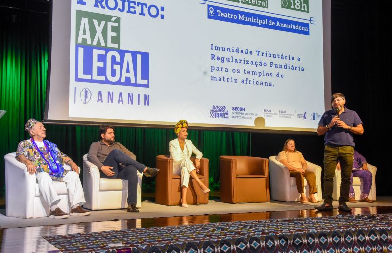 Lançamento do Projeto Axé Ananin Legal no teatro municipal