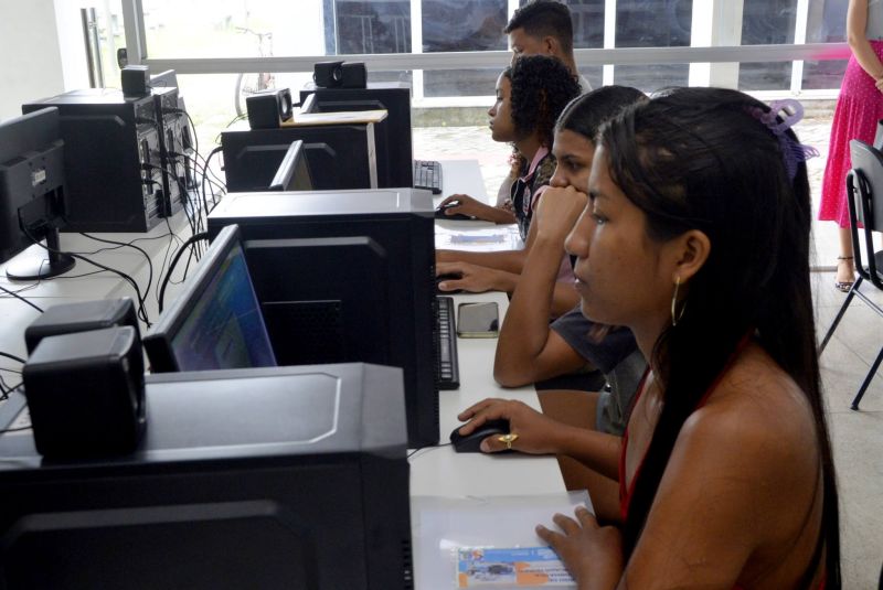 Curso de informática no Ceu das Artes