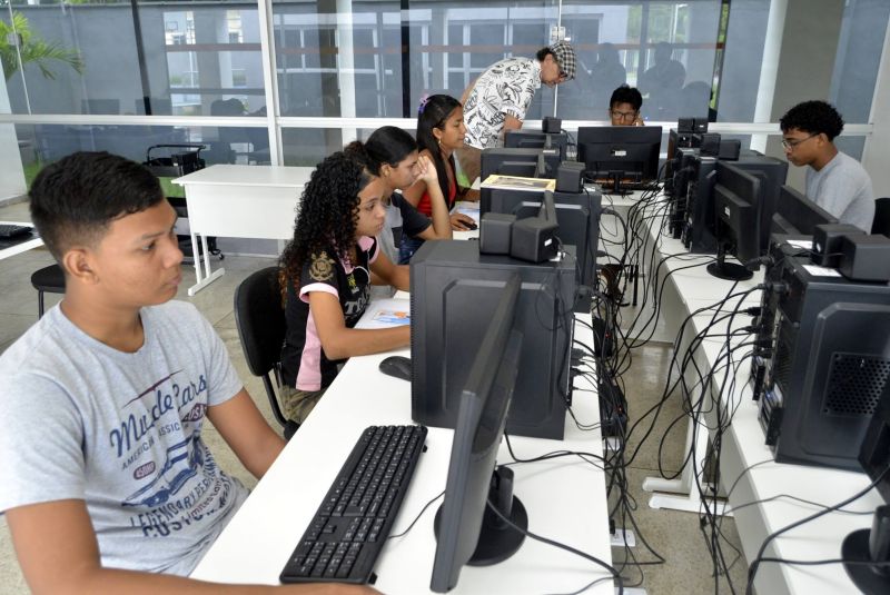 Curso de informática no Ceu das Artes