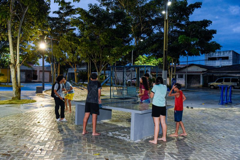 Inauguração da praça Eliana Aranha no conj Geraldo Palmeira no Distrito Industrial