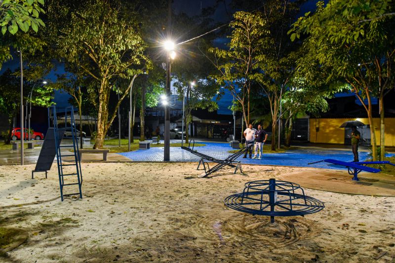 Inauguração da praça Eliana Aranha no conj Geraldo Palmeira no Distrito Industrial