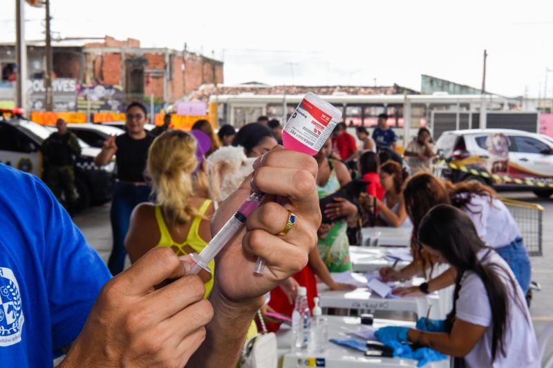 Festival Pet no estacionamento do supermercado Colina