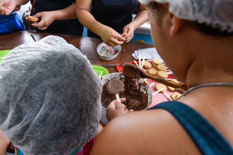 Oficina de chocolate no CRAS Uirapuru no Icuí