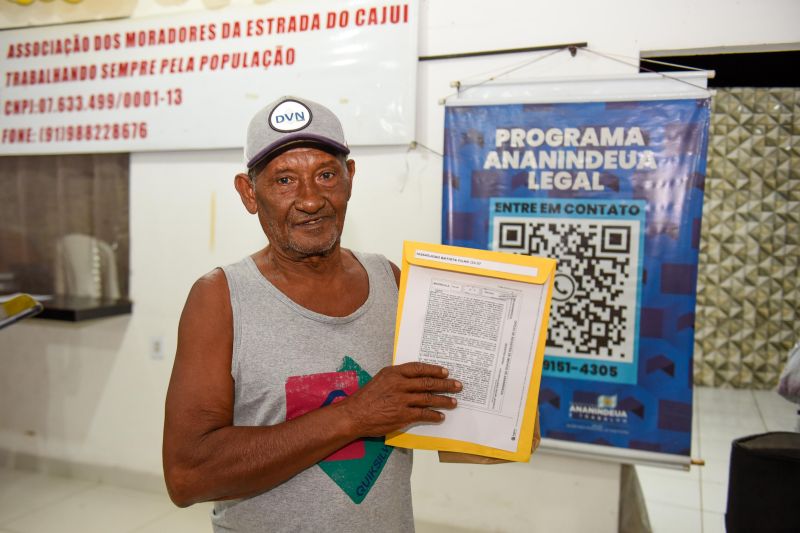 Entrega de Certidões de Registro de Imóveis na Comunidade da rua Cajuí no conjunto Guajará ll