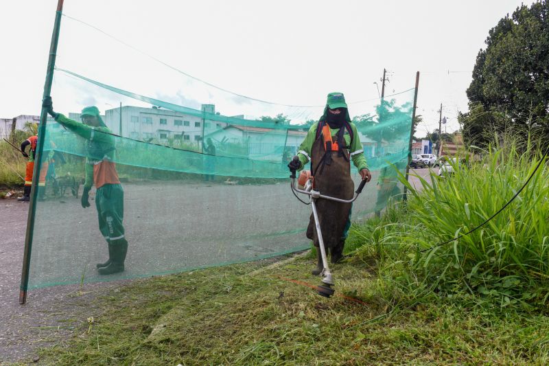 Mutirão da limpeza na comunidade Novo Cristo no Icuí