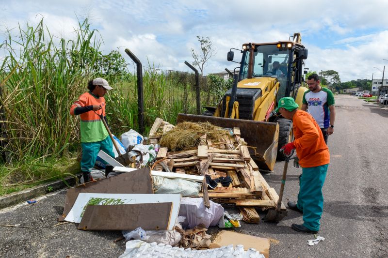 Mutirão da limpeza na comunidade Novo Cristo no Icuí