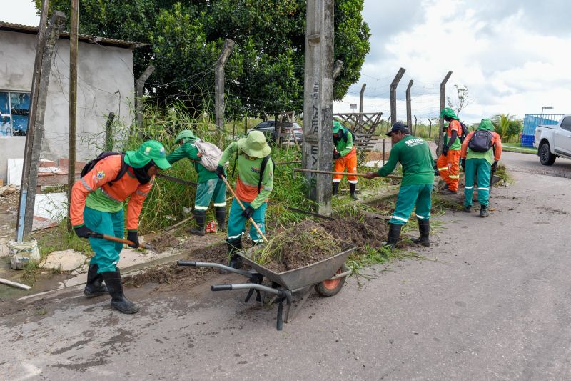 Mutirão da limpeza na comunidade Novo Cristo no Icuí
